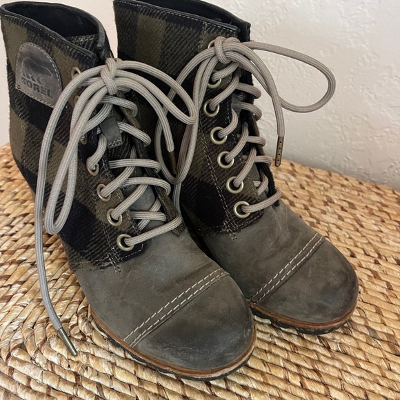 Sorel Womens Size 7.5 PDX Plaid Wedge Lace Up Bootie Green Brown Cap Toe - Picture 2 of 13